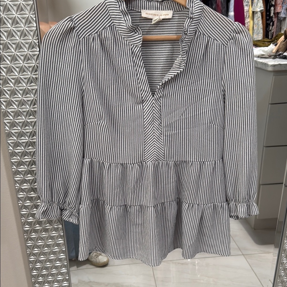 Monteau Black and White Ruffled 3/4 Sleeve Blouse